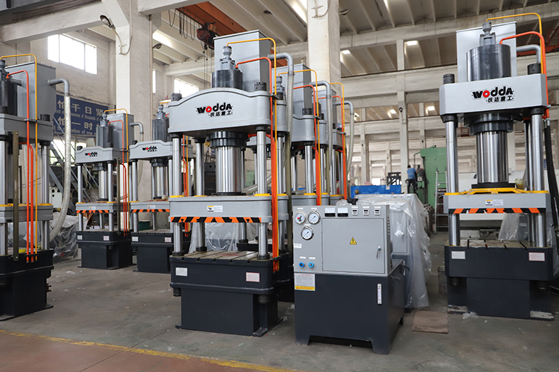 200吨四柱液压机的价格 200吨四柱液压机的价格